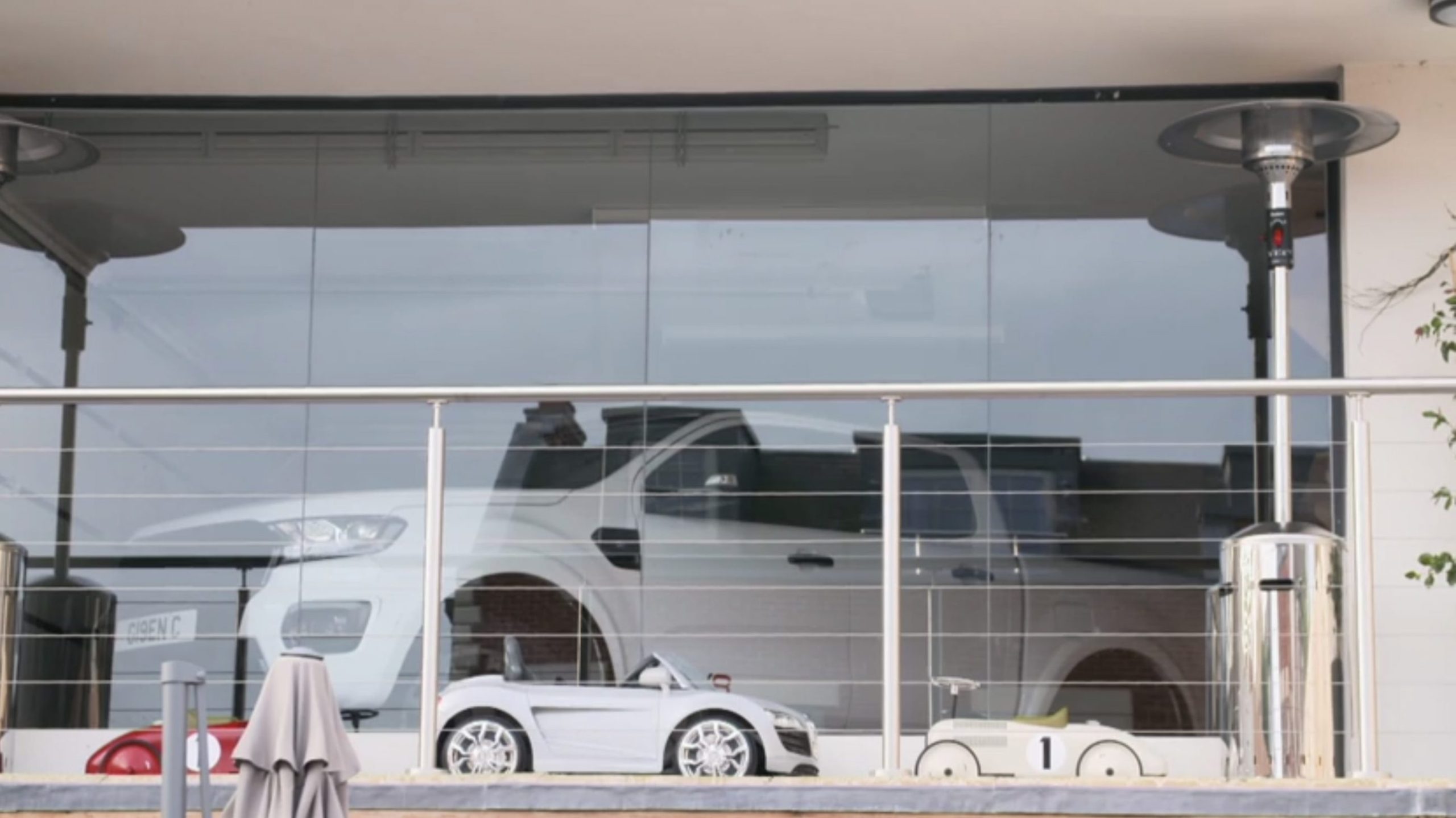 car-showroom
